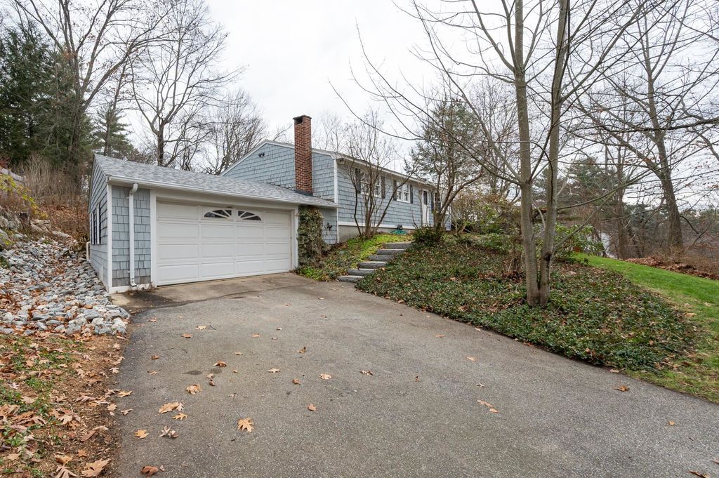 Photo of 62 Pine Street, Hooksett, NH 03106 (MLS # 5070831)