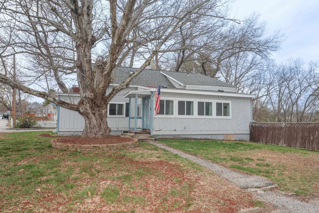 Photo of 63 Saint Marie Street, Manchester, NH 03102 (MLS # 5085182)