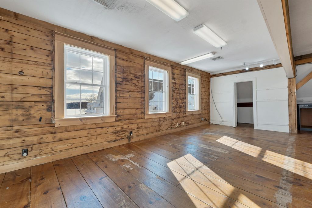 Photo of 312 Daniel Webster Highway, Meredith, NH 03253 (MLS # 5072265)