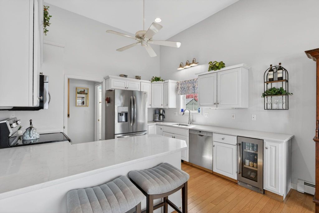Photo of 9 Marshview Circle, Seabrook, NH 03874 (MLS # 5088642)