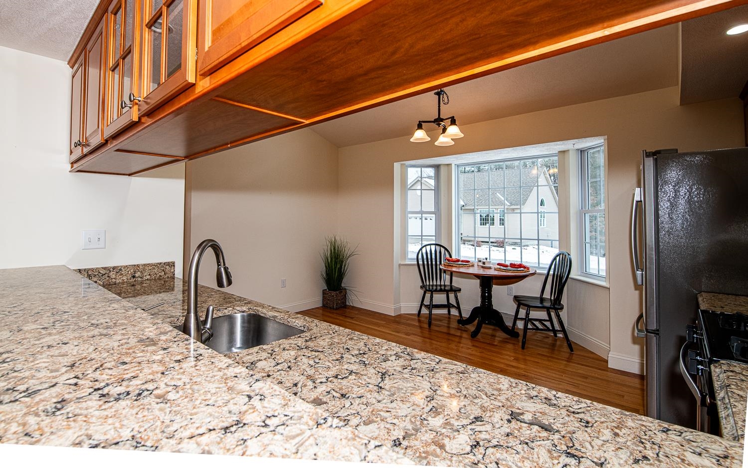 Newton, New Hampshire 03858, United States, 2 Bedrooms Bedrooms, ,3 BathroomsBathrooms,Residential,Pending,18160