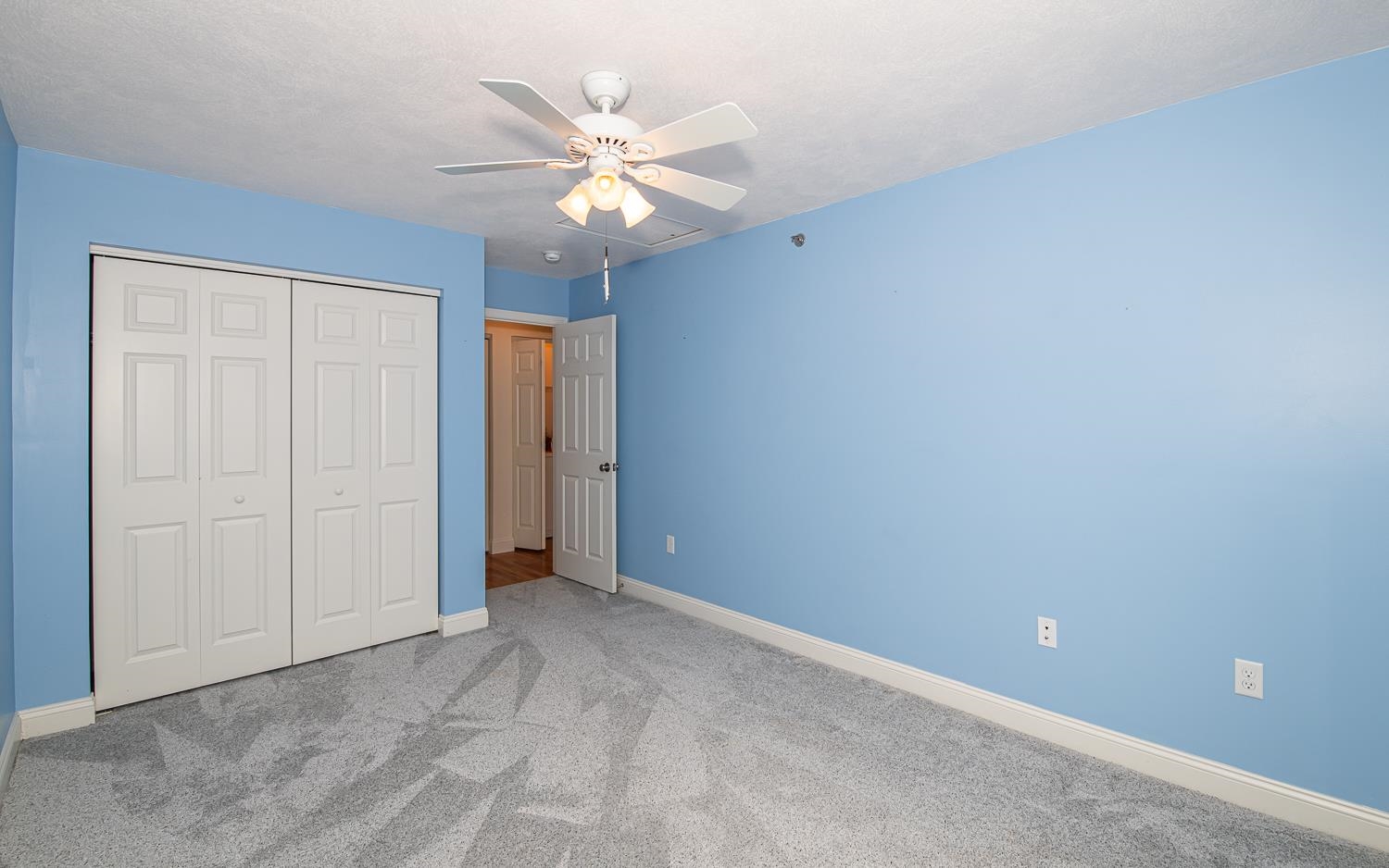 Newton, New Hampshire 03858, United States, 2 Bedrooms Bedrooms, ,3 BathroomsBathrooms,Residential,Pending,18160