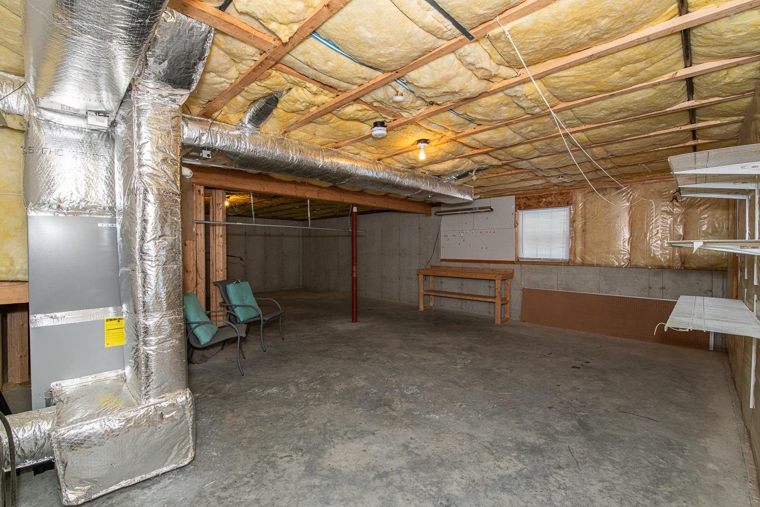 Newton, New Hampshire 03858, United States, 2 Bedrooms Bedrooms, ,3 BathroomsBathrooms,Residential,Pending,18160