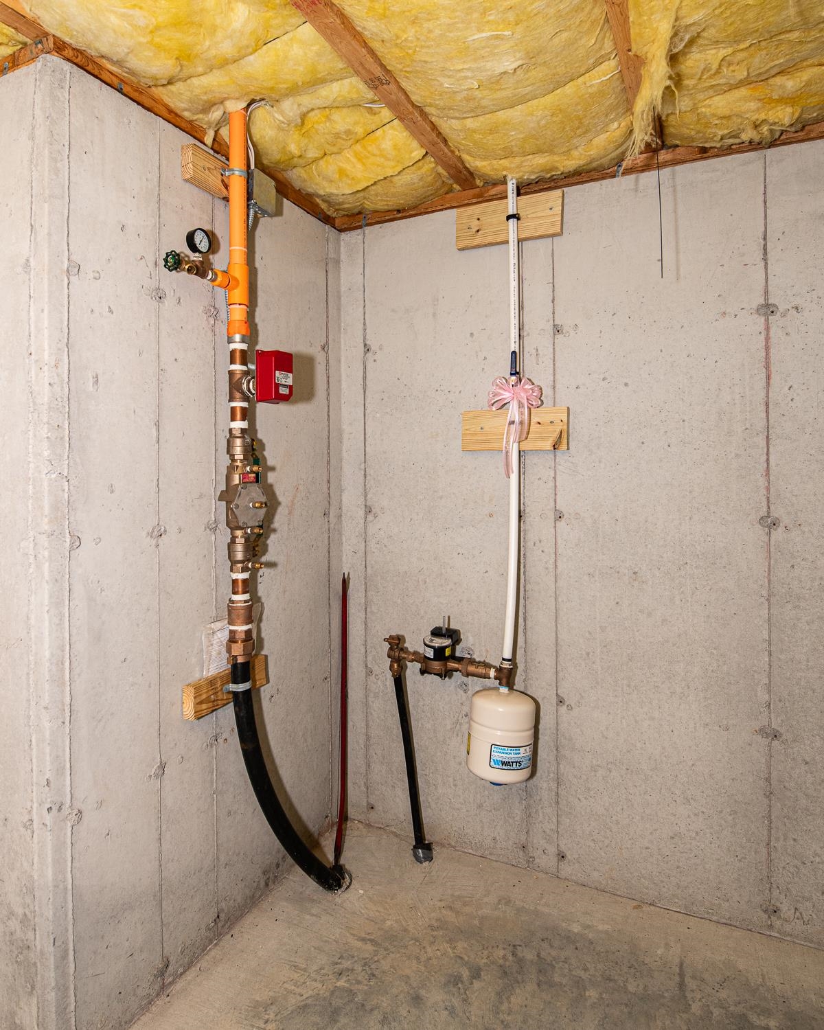 Newton, New Hampshire 03858, United States, 2 Bedrooms Bedrooms, ,3 BathroomsBathrooms,Residential,Pending,18160