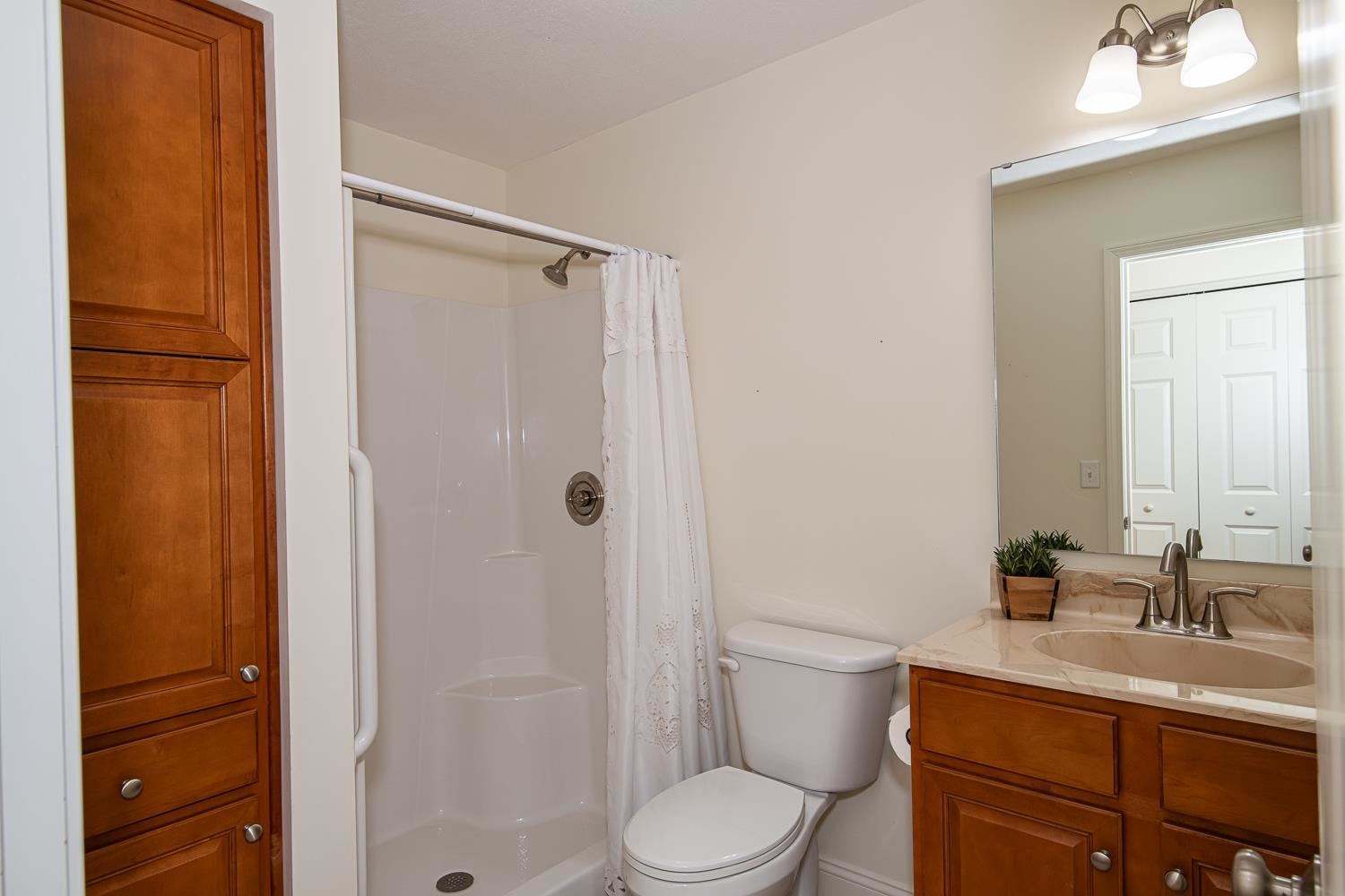 Newton, New Hampshire 03858, United States, 2 Bedrooms Bedrooms, ,3 BathroomsBathrooms,Residential,Pending,18160