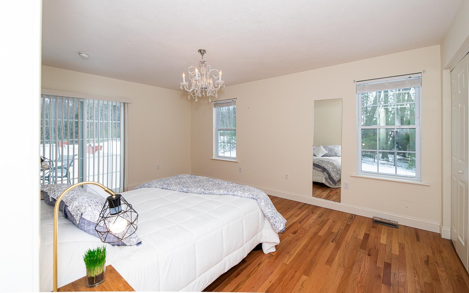 Newton, New Hampshire 03858, United States, 2 Bedrooms Bedrooms, ,3 BathroomsBathrooms,Residential,Pending,18160