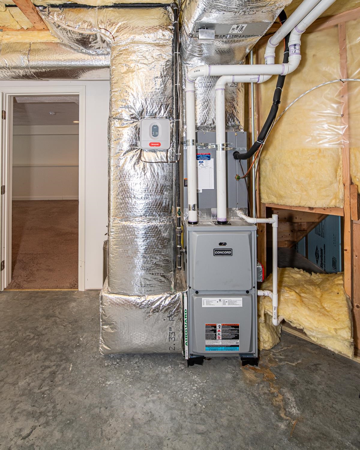 Newton, New Hampshire 03858, United States, 2 Bedrooms Bedrooms, ,3 BathroomsBathrooms,Residential,Pending,18160