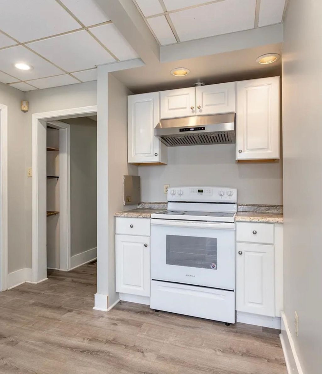 Photo of 649 Second Street, Manchester, NH 03102 (MLS # 5064403)