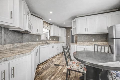 28 Woodlawn Drive Allenstown NH 03275