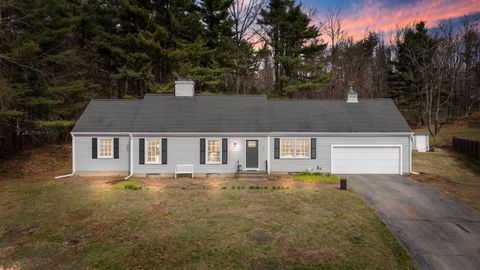 12 Orchard Hill Circle Bedford NH 03110
