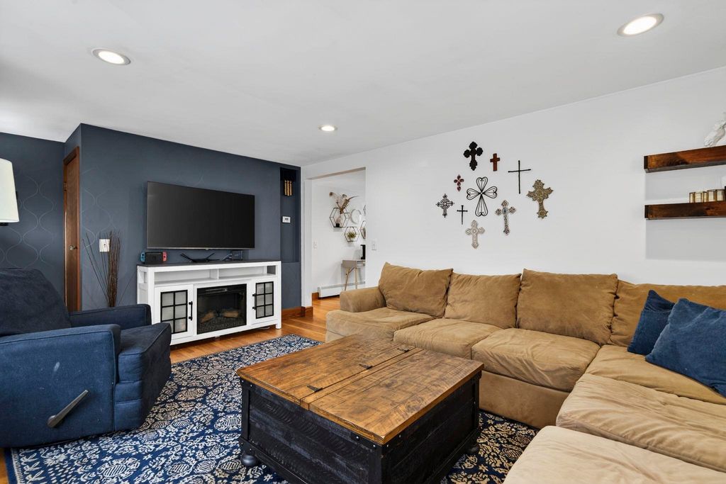 Photo of 686 Old Candia Road, Candia, NH 03034 (MLS # 5086123)