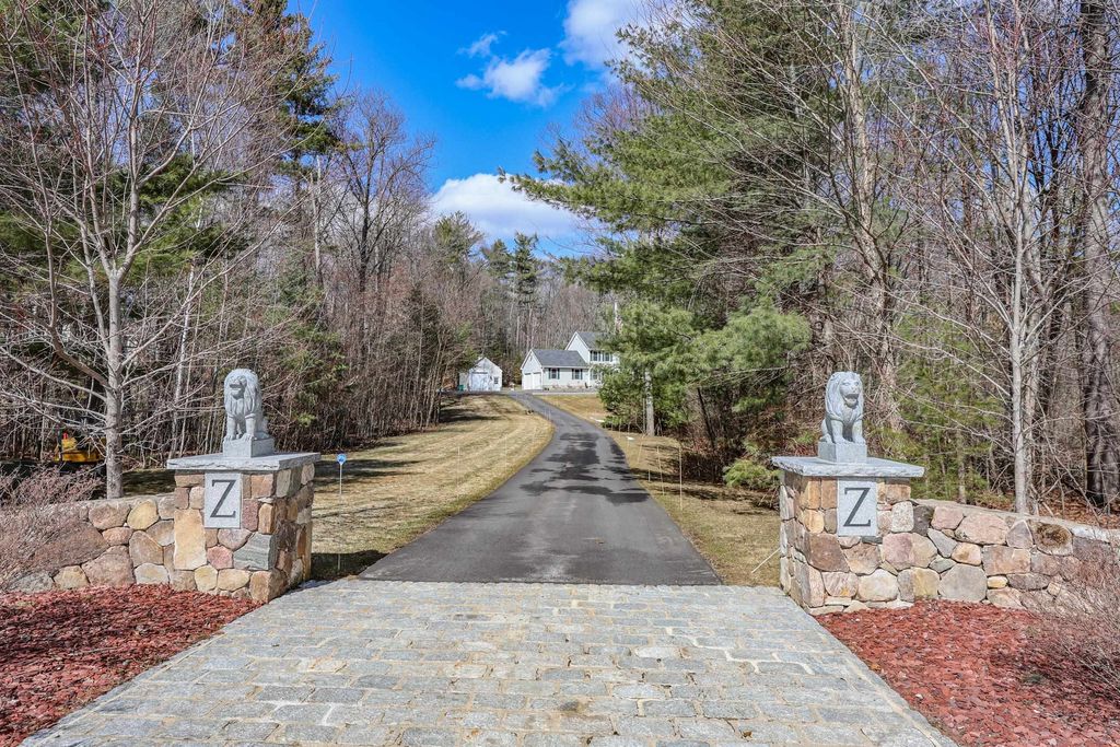 Photo of 43 Lampton Drive, Derry, NH 03308 (MLS # 5080164)