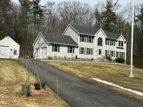 43 Lampton Lane Derry NH 03308