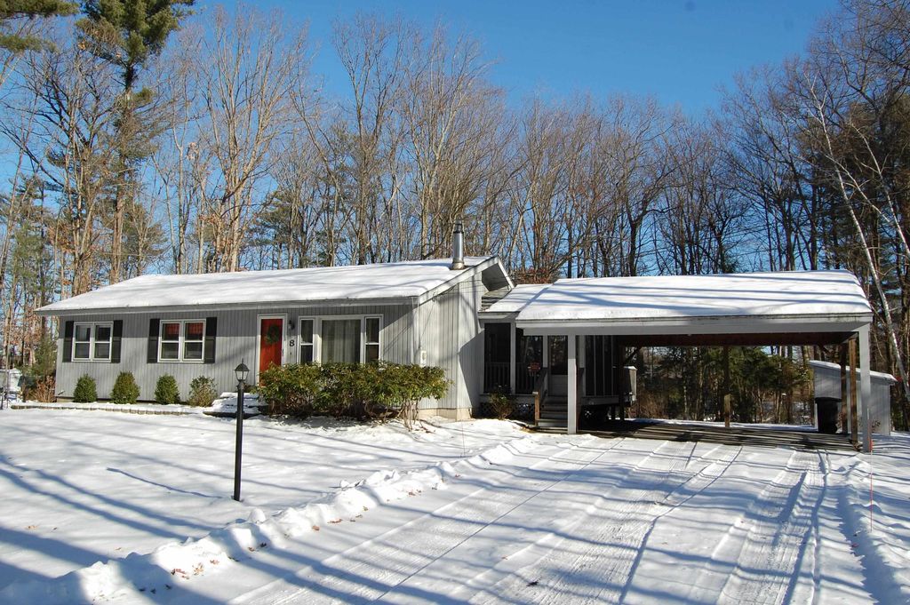 Photo of 8 Teaberry Lane, Bedford, NH 03110 (MLS # 5072215)