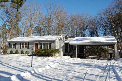 8 Teaberry Lane Bedford NH 03110