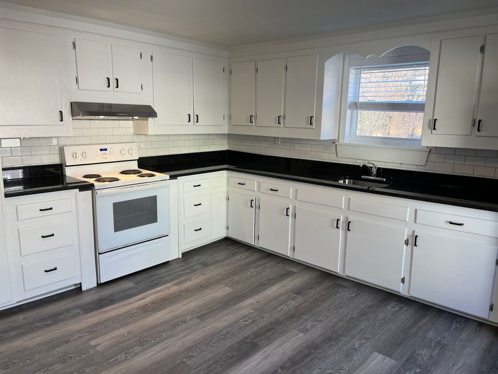 Photo of 4248 Broadway Street #3, Pembroke, NH 03275 (MLS # 5064086)