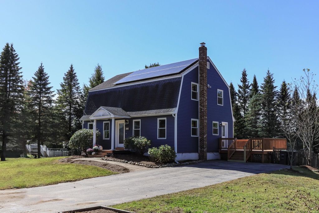 Photo of 424 Terrie Drive, Pembroke, NH 03275 (MLS # 5063766)