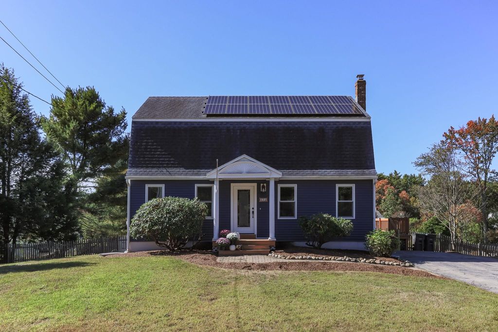 Photo of 424 Terrie Drive, Pembroke, NH 03275 (MLS # 5063766)
