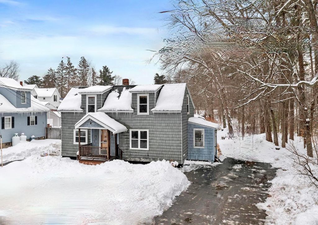 Photo of 2079 Wellington Road, Manchester, NH 03104 (MLS # 5076447)