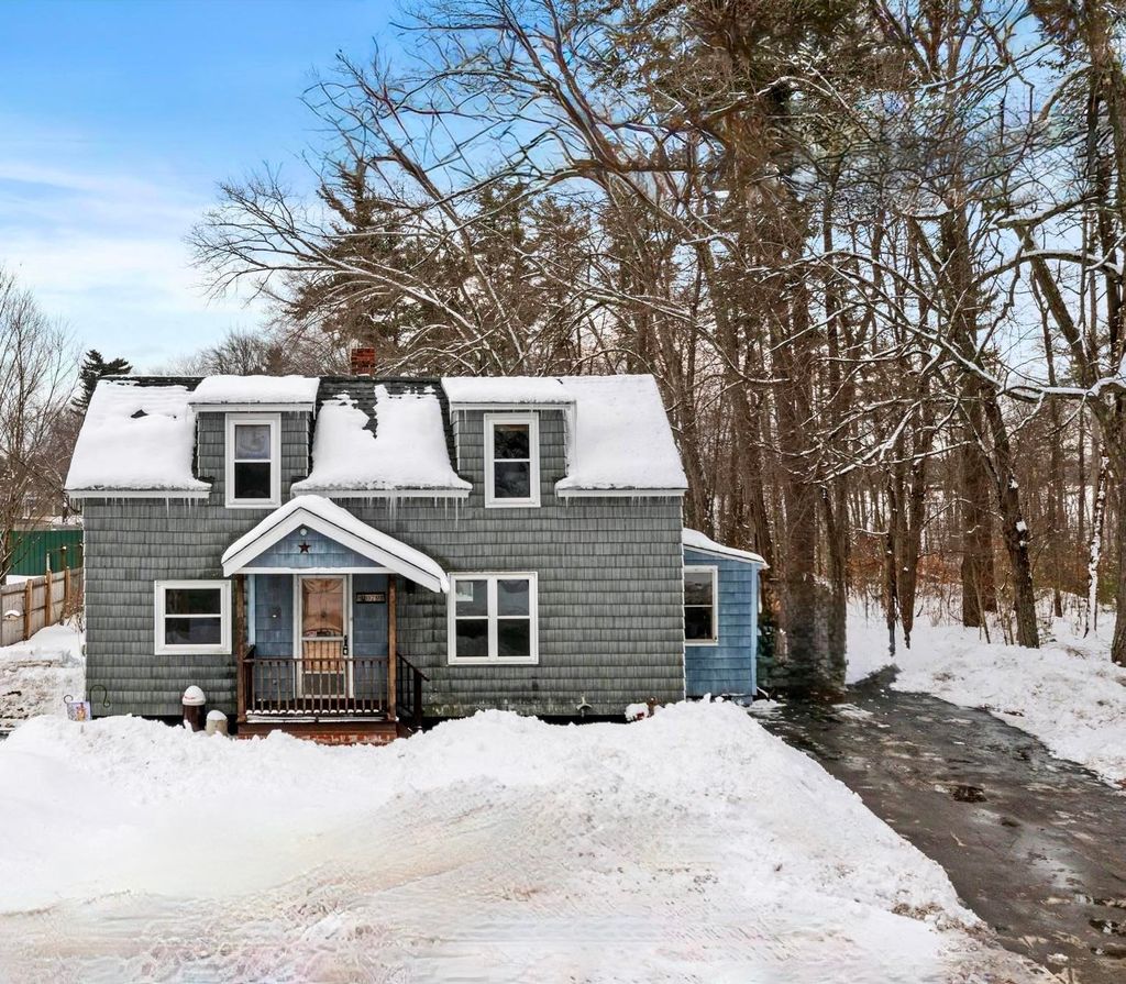 Photo of 2079 Wellington Road, Manchester, NH 03104 (MLS # 5076447)