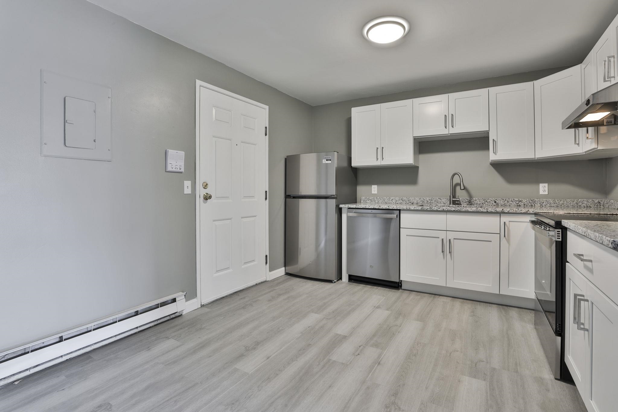 12 East Side Drive 14