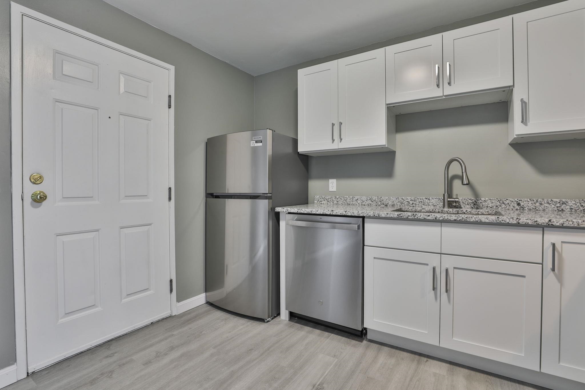 12 East Side Drive 14