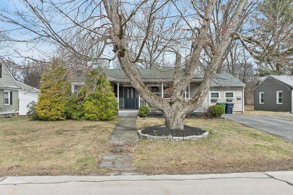 Photo of 53 Atherton Avenue, Nashua, NH 03064 (MLS # 5083406)