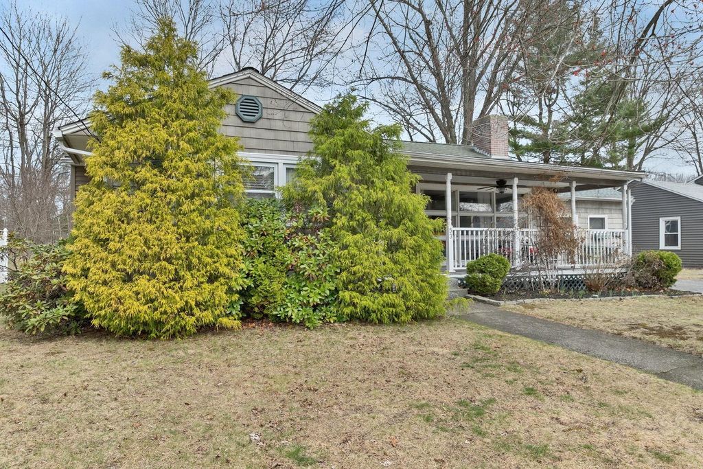 Photo of 53 Atherton Avenue, Nashua, NH 03064 (MLS # 5083406)