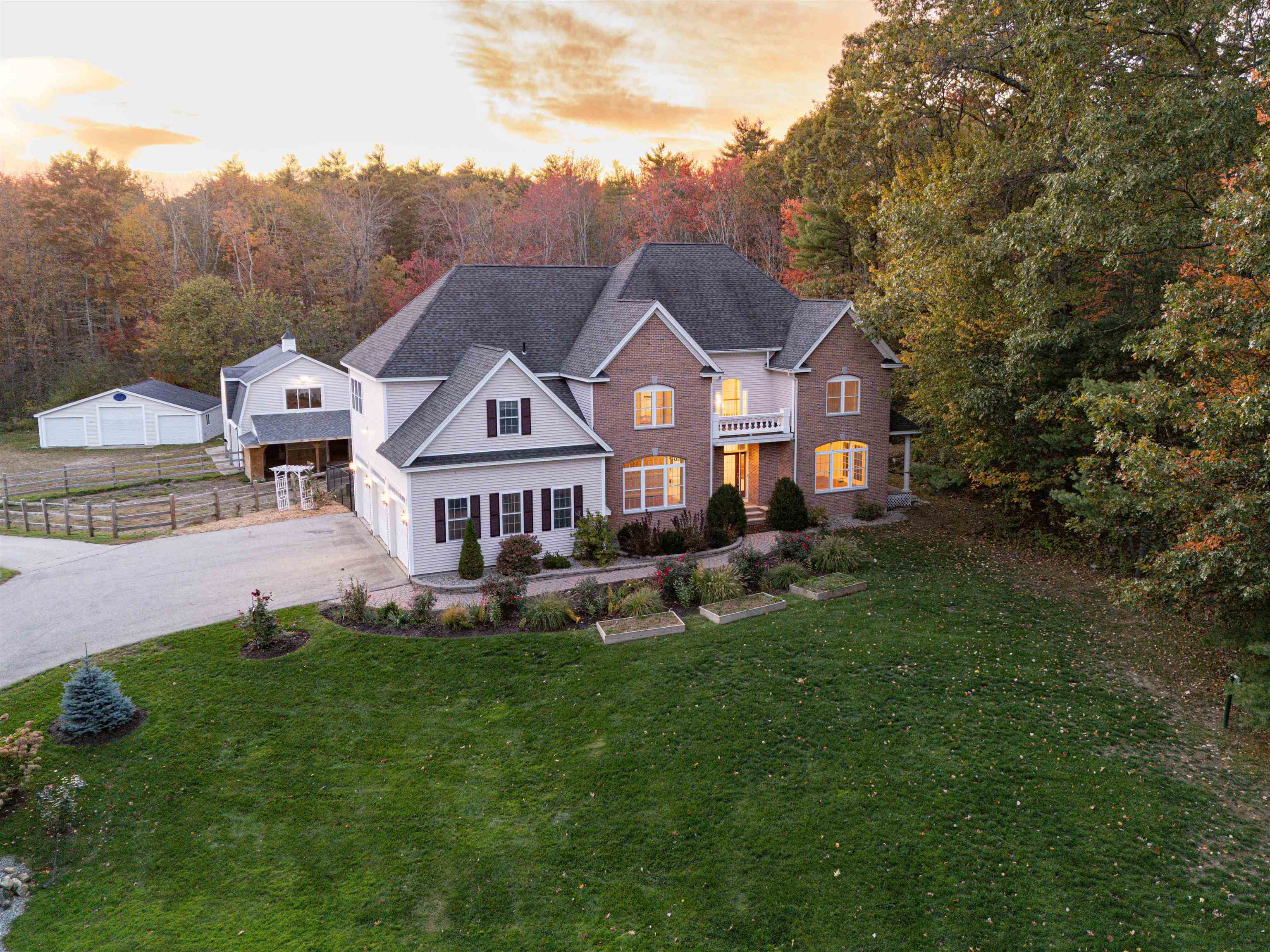 37 Houstons Way