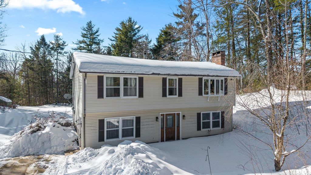 Photo of 165 Robert Rogers Road, Dunbarton, NH 03046 (MLS # 5077503)