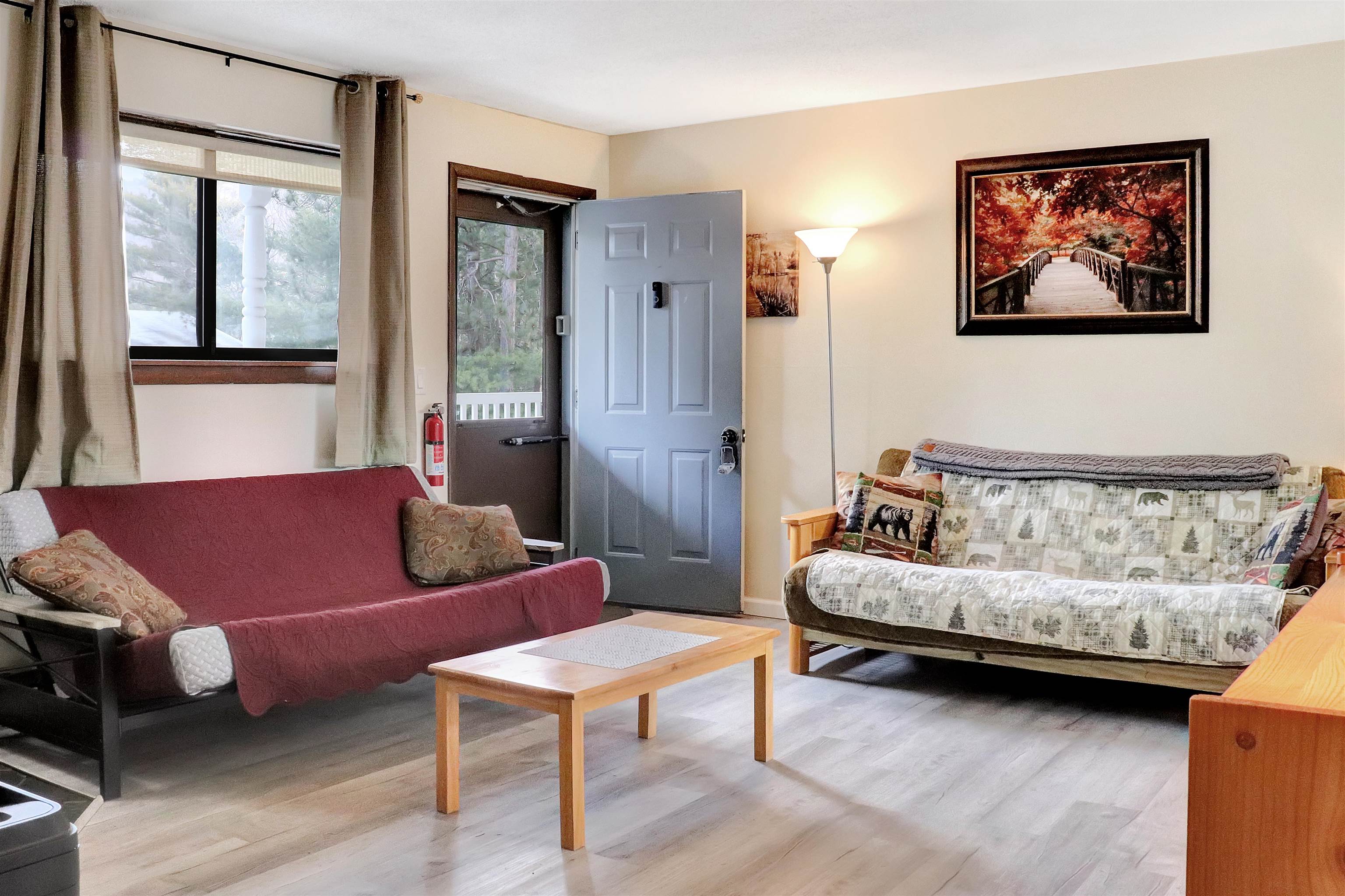 Conway, New Hampshire 03860, United States, 1 Bedroom Bedrooms, ,1 BathroomBathrooms,Residential,Active,109148