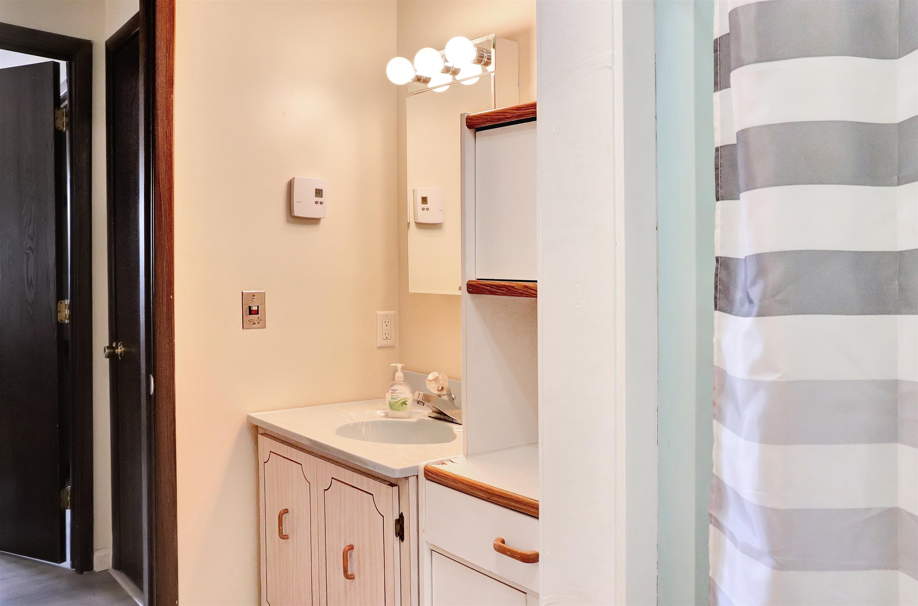 Conway, New Hampshire 03860, United States, 1 Bedroom Bedrooms, ,1 BathroomBathrooms,Residential,Active,109148