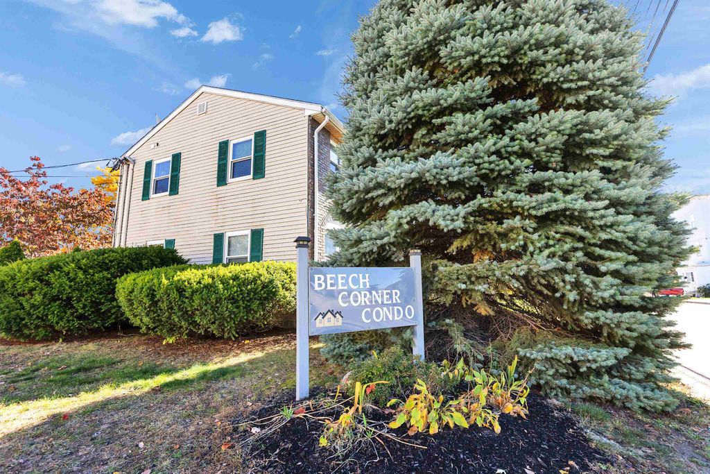 Photo of 147 Beech Street, Manchester, NH 03103 (MLS # 5072359)