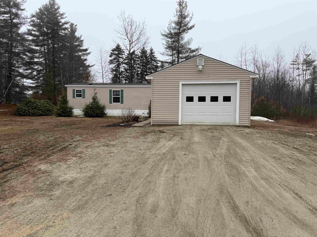 Photo of 6 Popple Way, Newport, NH 03773 (MLS # 5084307)