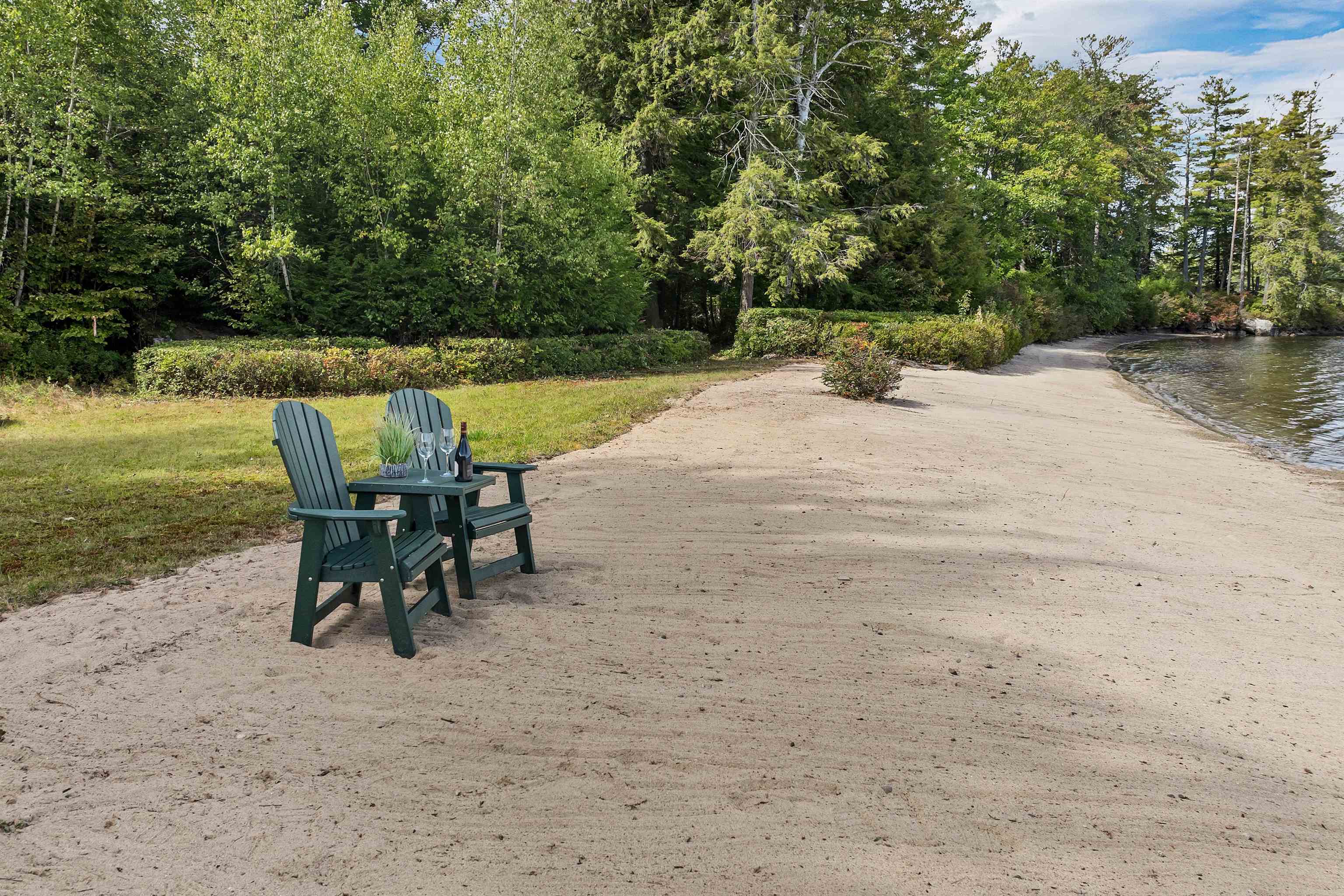 Moultonborough, New Hampshire 03254, United States, 4 Bedrooms Bedrooms, ,3 BathroomsBathrooms,Residential,Pending,213614