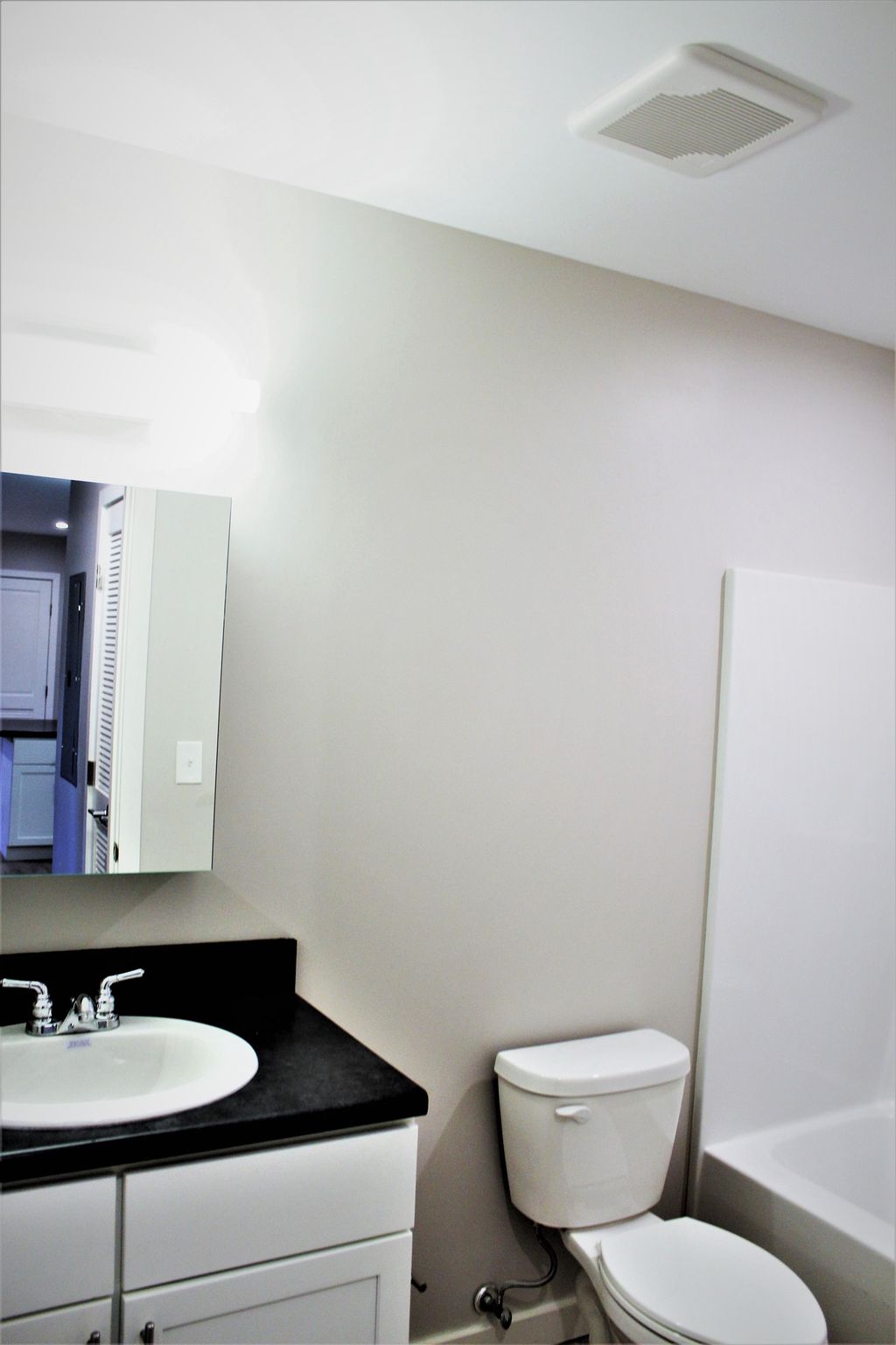 Photo of 540 Chestnut Street #3, Manchester, NH 03104 (MLS # 5054846)