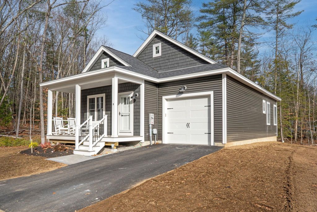 Photo of 3 Renee Drive, Amherst, NH 03031 (MLS # 5070403)