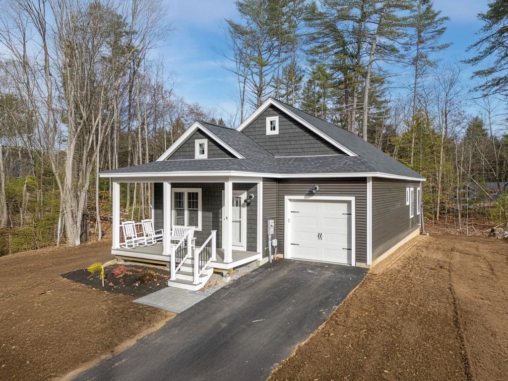 Photo of 3 Renee Drive, Amherst, NH 03031 (MLS # 5070403)