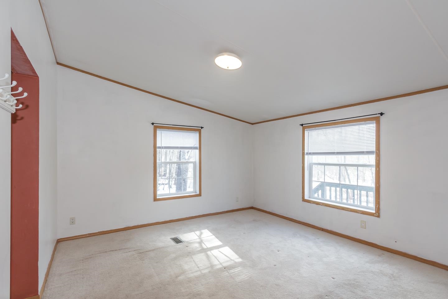 Barrington, New Hampshire 03825, United States, 3 Bedrooms Bedrooms, ,3 BathroomsBathrooms,Residential,Pending,87278