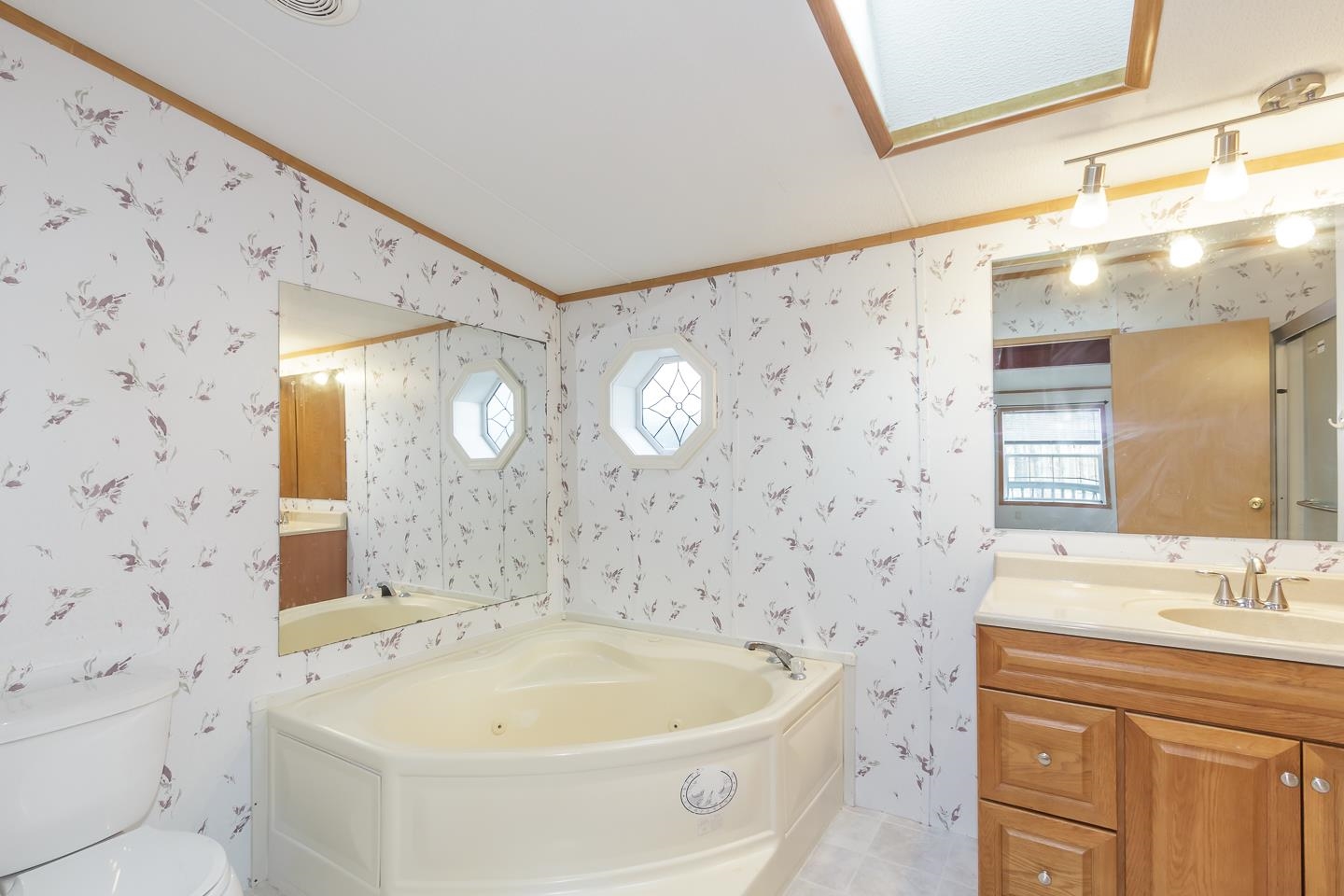 Barrington, New Hampshire 03825, United States, 3 Bedrooms Bedrooms, ,3 BathroomsBathrooms,Residential,Pending,87278