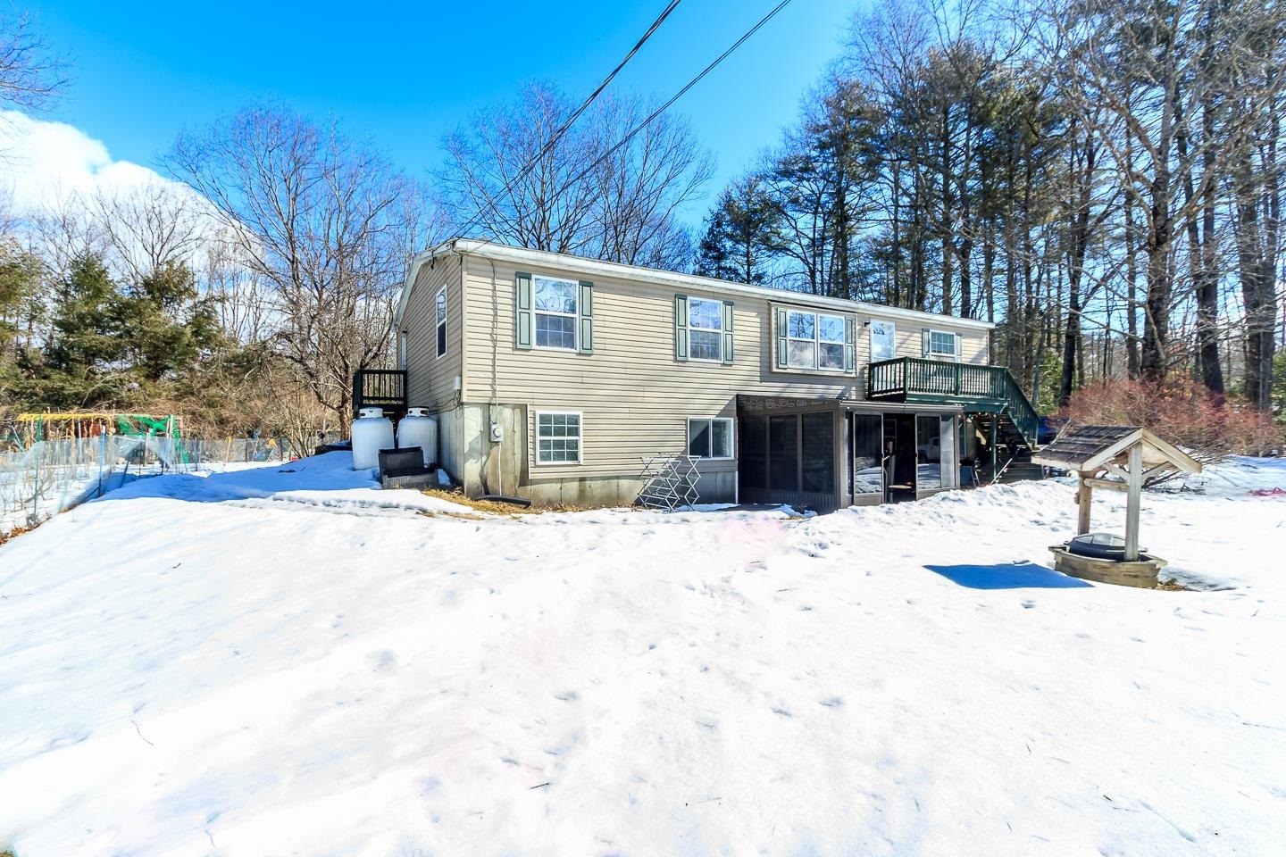 Barrington, New Hampshire 03825, United States, 3 Bedrooms Bedrooms, ,3 BathroomsBathrooms,Residential,Pending,87278