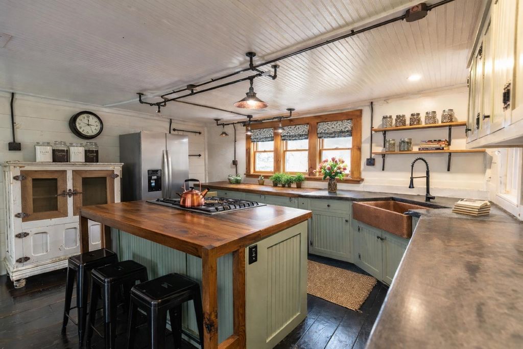 Photo of 395 Ashby Road, New Ipswich, NH 03071 (MLS # 5081018)