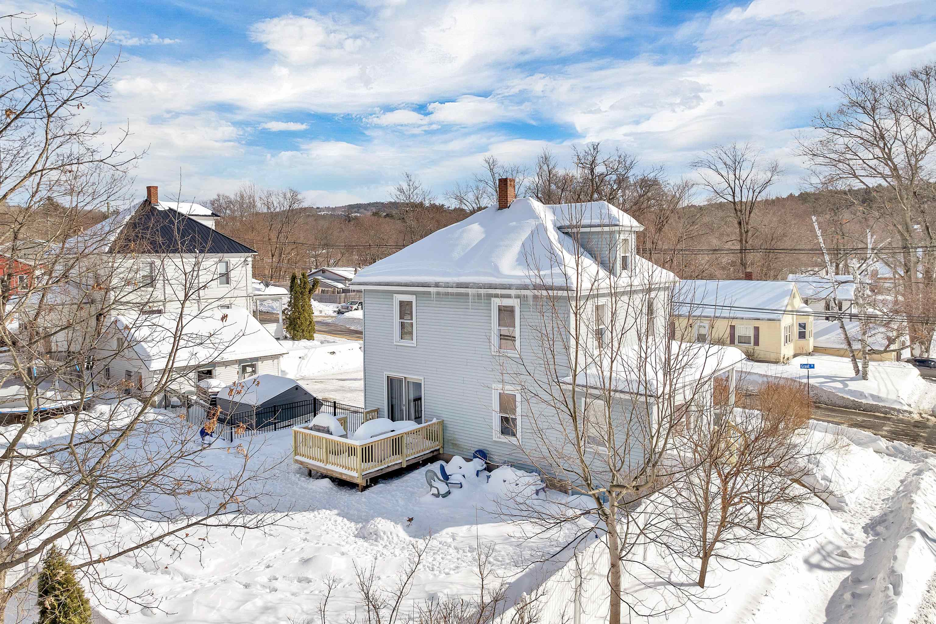 Laconia, New Hampshire 03246, United States, 3 Bedrooms Bedrooms, ,1 BathroomBathrooms,Residential,Pending,2481