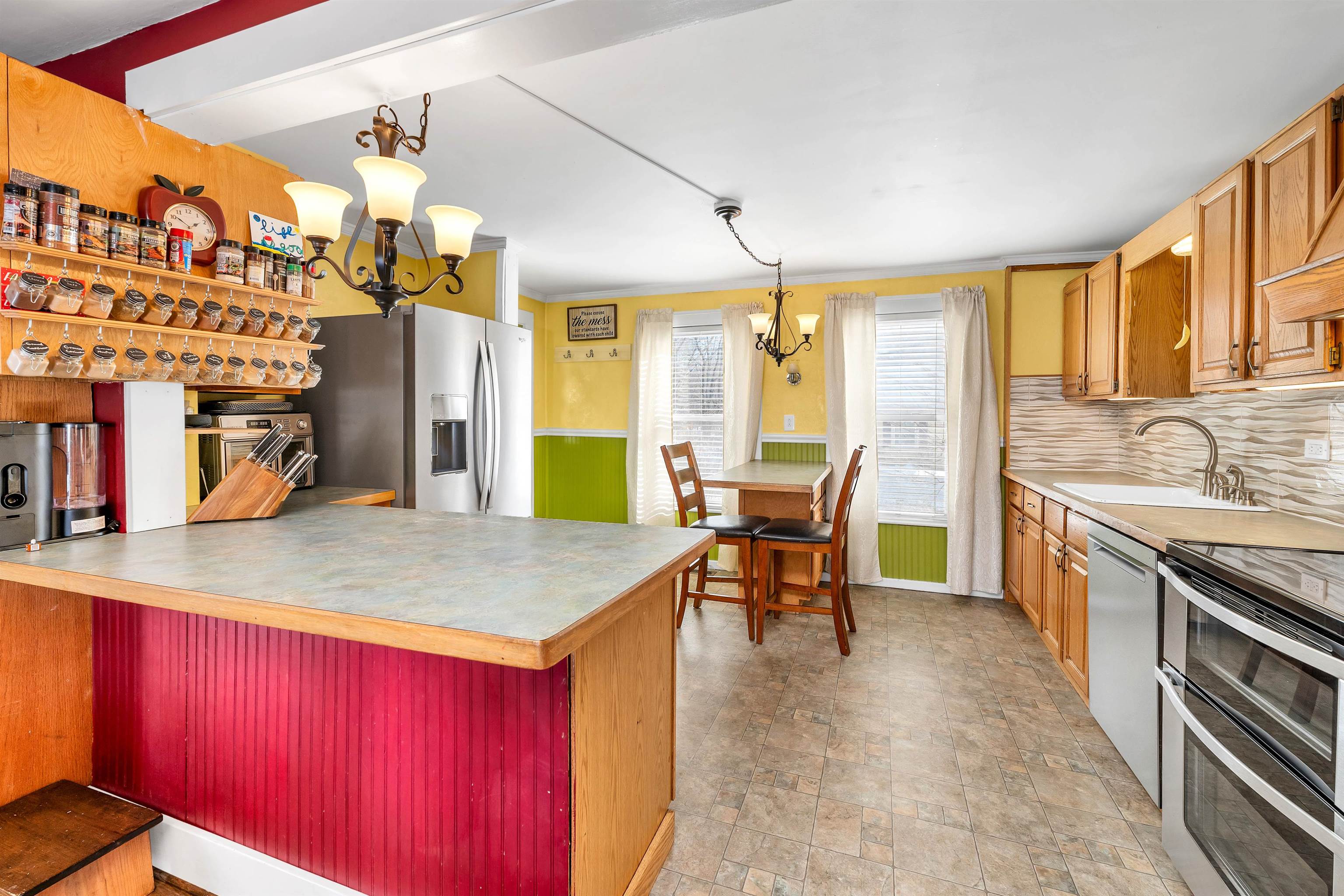 Laconia, New Hampshire 03246, United States, 3 Bedrooms Bedrooms, ,1 BathroomBathrooms,Residential,Pending,2481