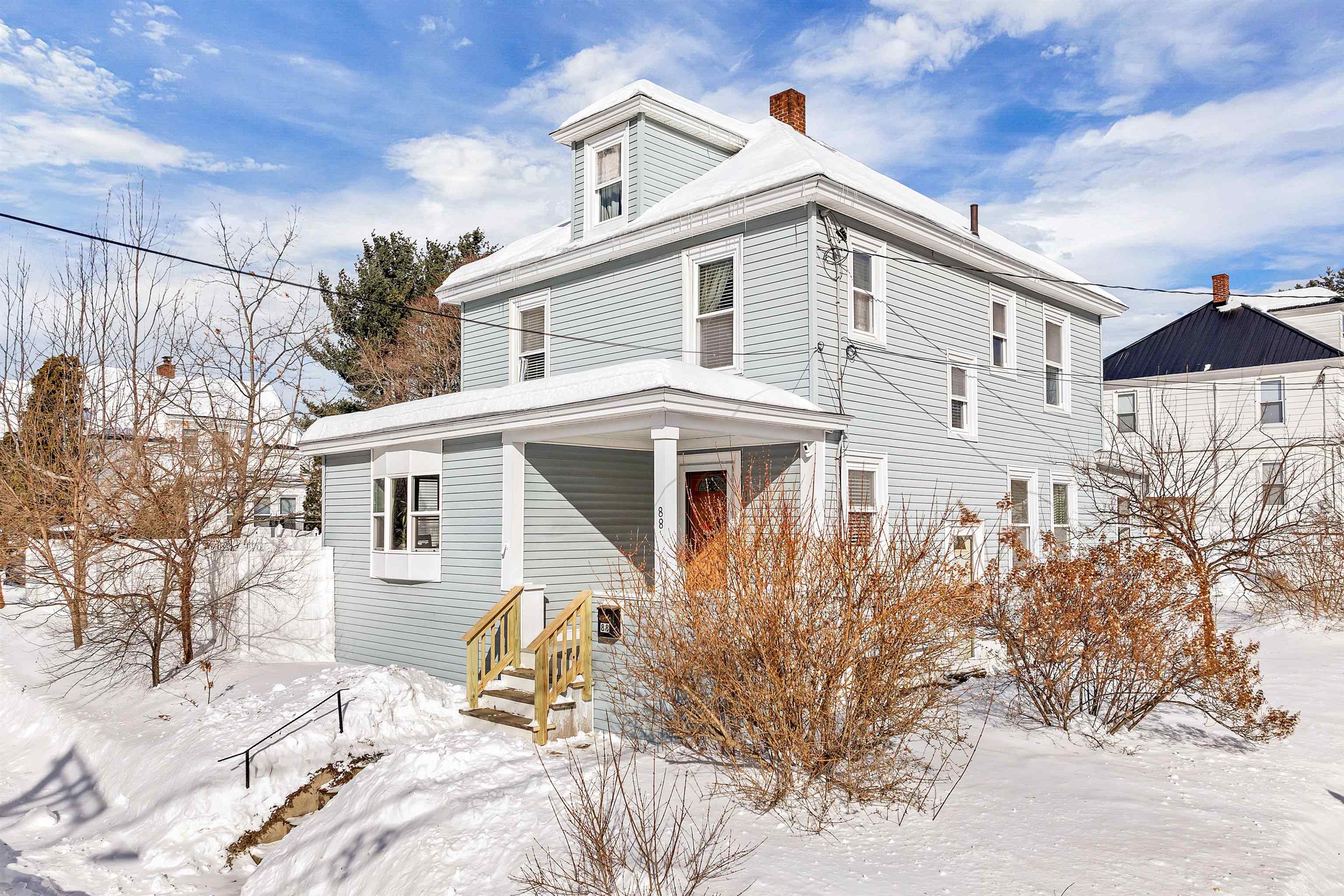 Laconia, New Hampshire 03246, United States, 3 Bedrooms Bedrooms, ,1 BathroomBathrooms,Residential,Pending,2481