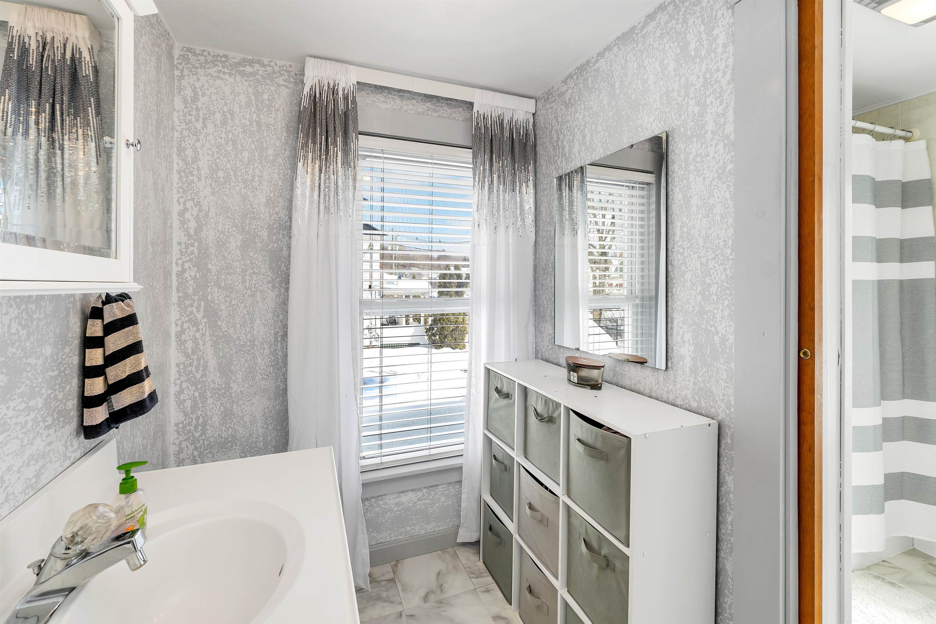 Laconia, New Hampshire 03246, United States, 3 Bedrooms Bedrooms, ,1 BathroomBathrooms,Residential,Pending,2481