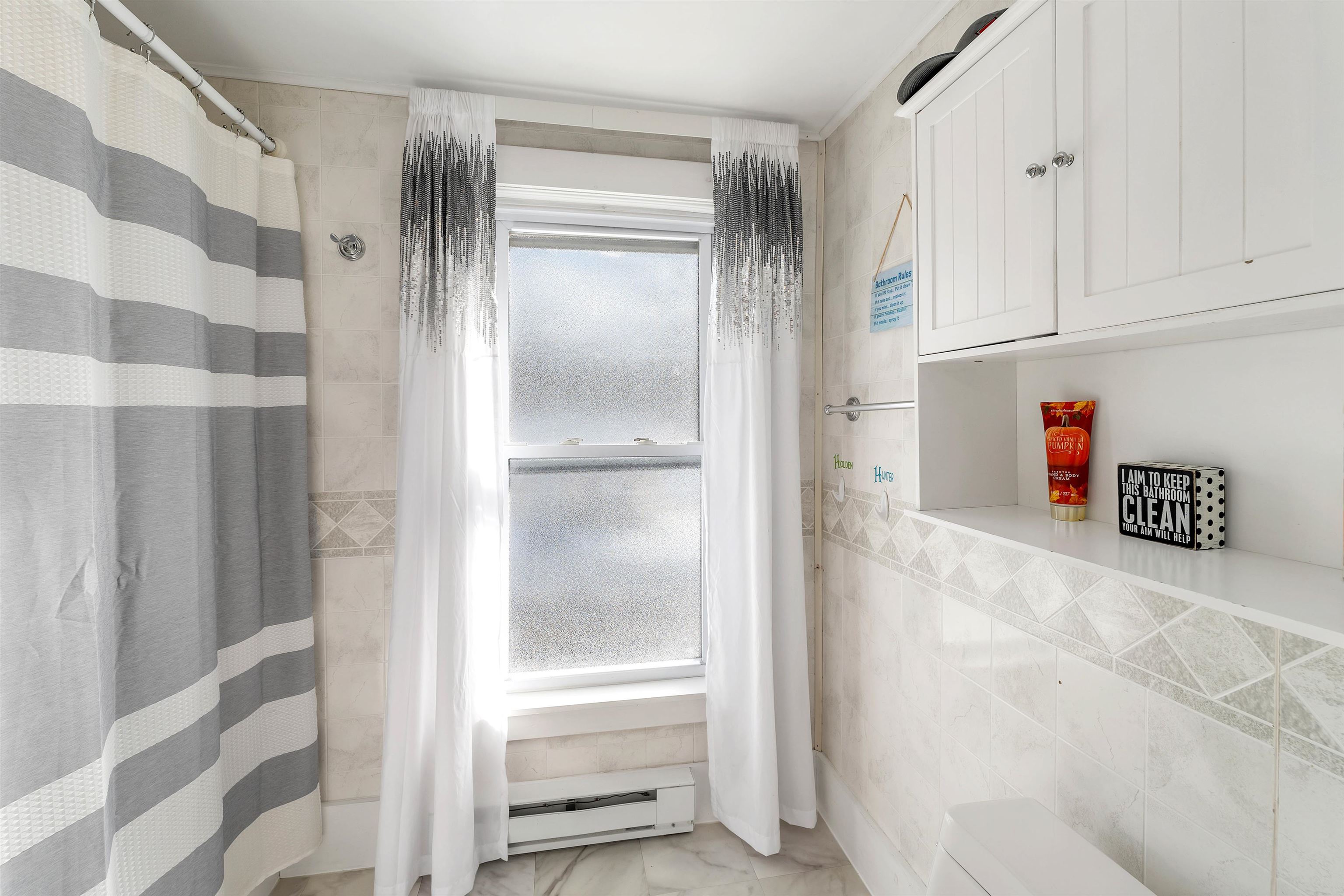 Laconia, New Hampshire 03246, United States, 3 Bedrooms Bedrooms, ,1 BathroomBathrooms,Residential,Pending,2481