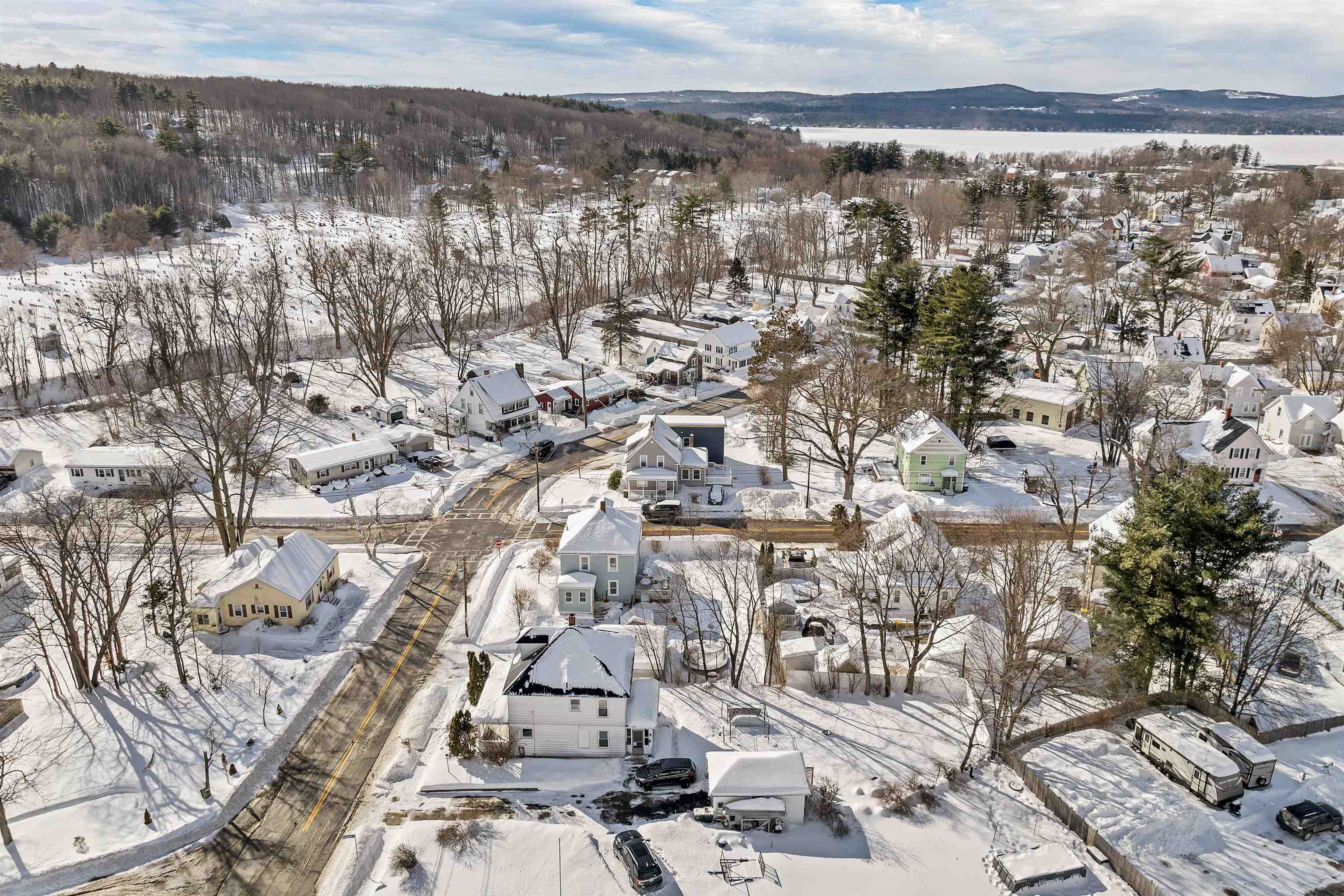 Laconia, New Hampshire 03246, United States, 3 Bedrooms Bedrooms, ,1 BathroomBathrooms,Residential,Pending,2481