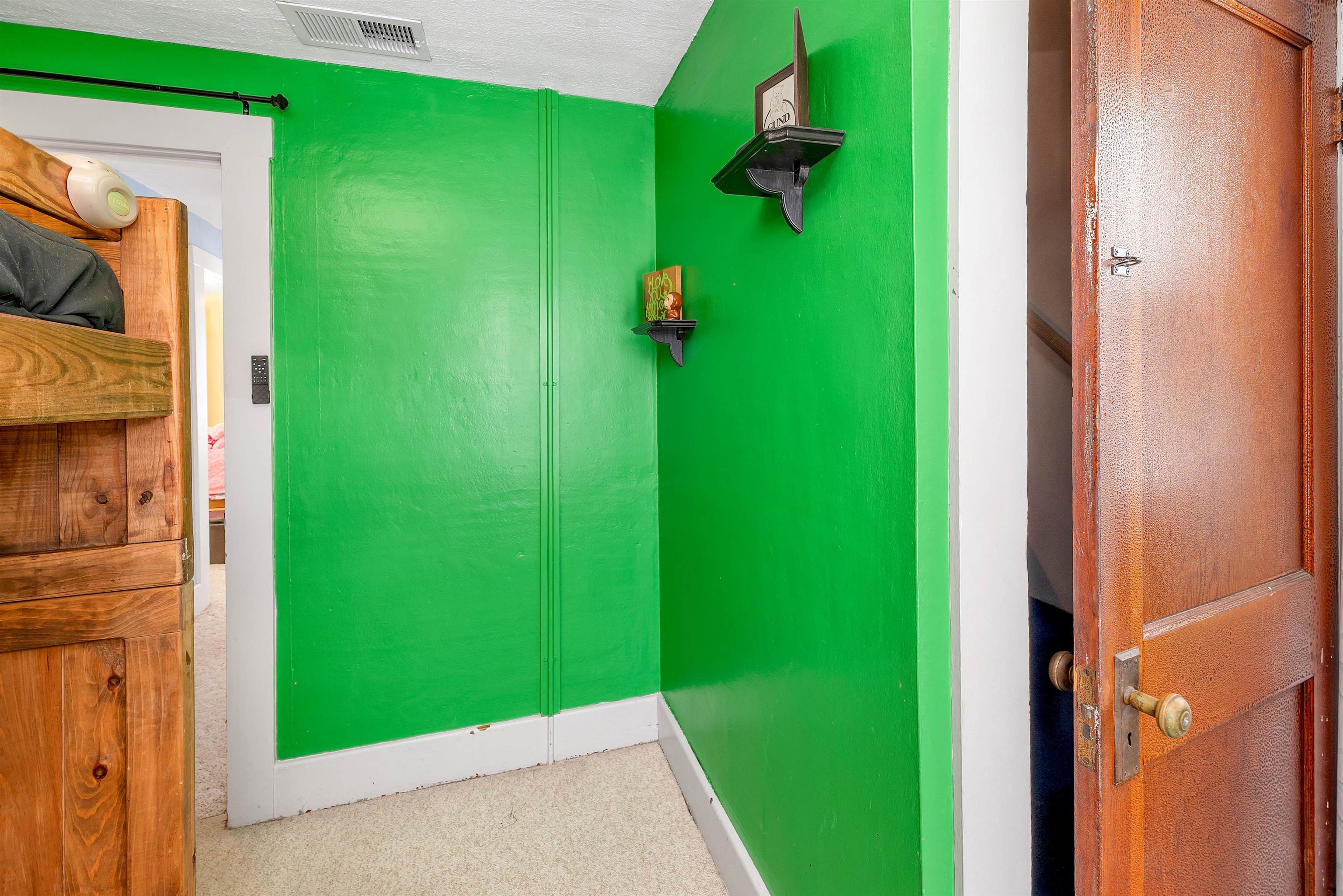 Laconia, New Hampshire 03246, United States, 3 Bedrooms Bedrooms, ,1 BathroomBathrooms,Residential,Pending,2481