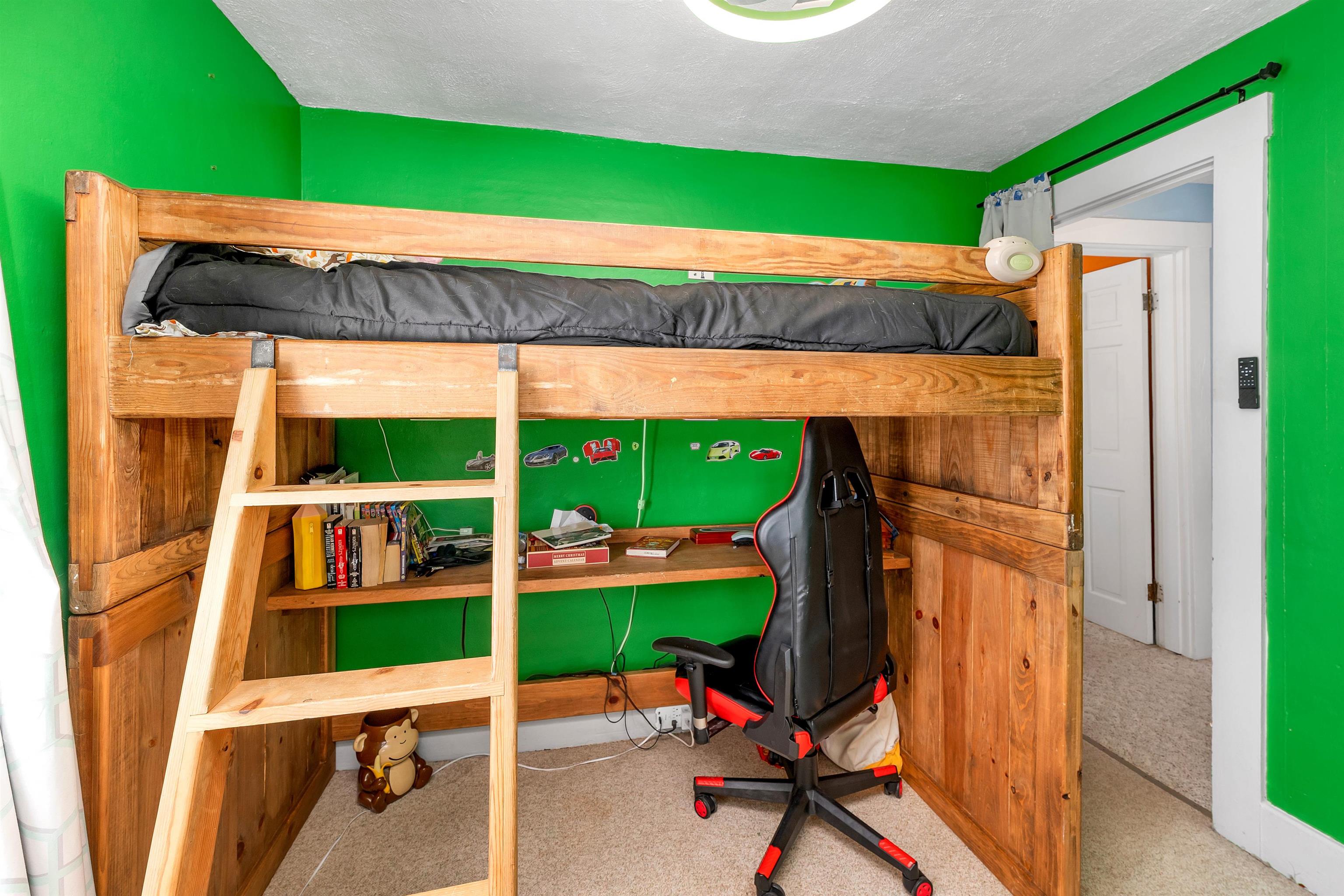 Laconia, New Hampshire 03246, United States, 3 Bedrooms Bedrooms, ,1 BathroomBathrooms,Residential,Pending,2481